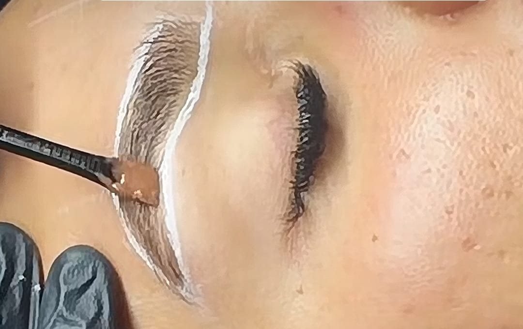 Laminado de cejas